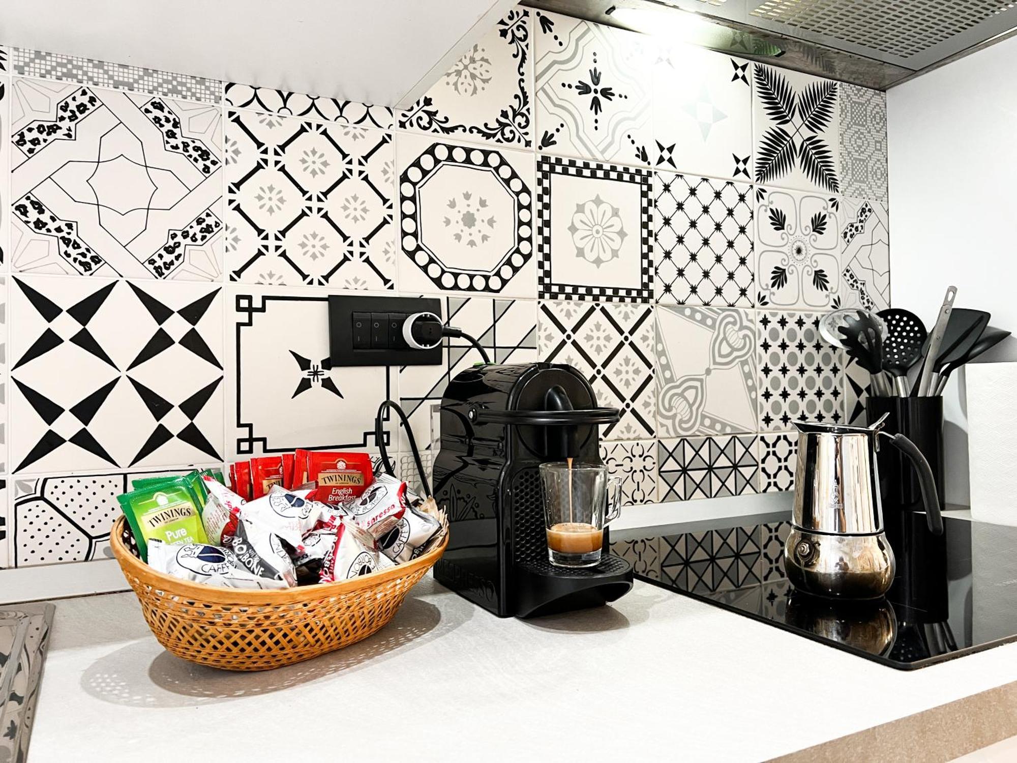 Unique House - 3 Bedrooms & 2 Bathrooms With 4 Beds - 100 Meters To The Metro A Rome Luaran gambar